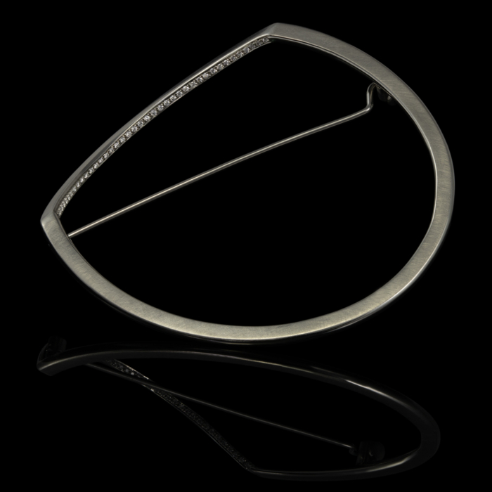 brooch platinum diamonds