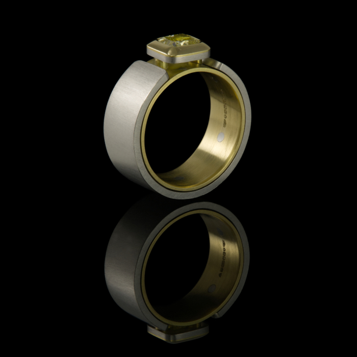 fancy diamond gold platinum yellow diamond